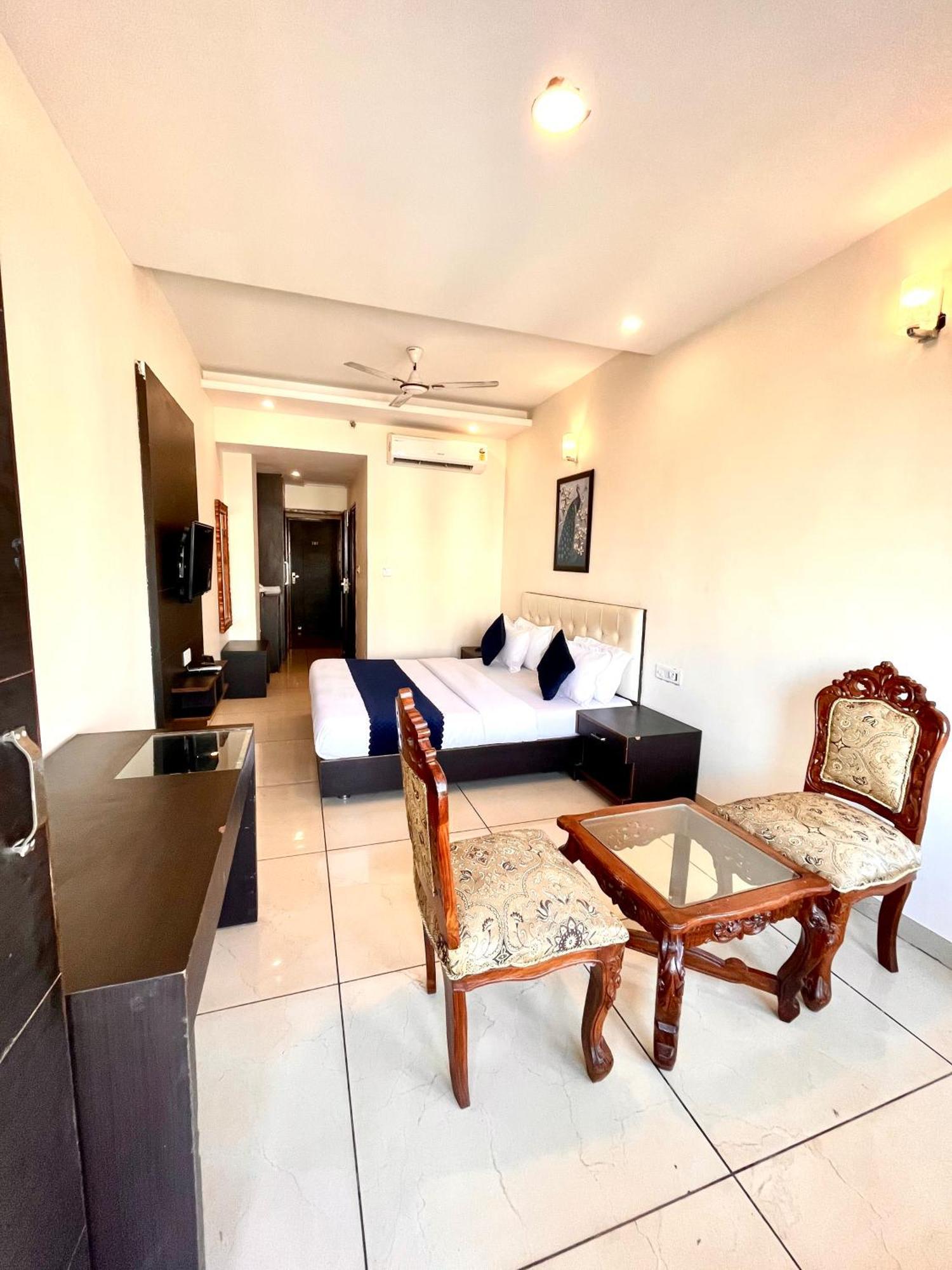 Jb Residency Zirakpur !! Top Rated & Most Awarded Property In Zirakpur酒店 外观 照片