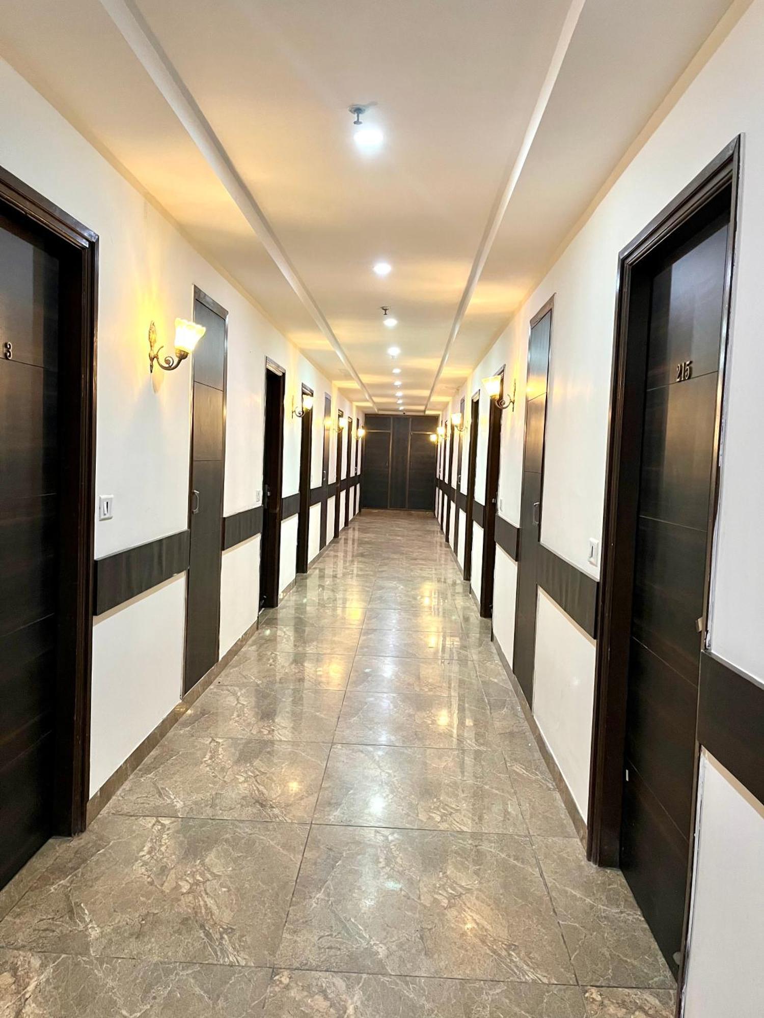 Jb Residency Zirakpur !! Top Rated & Most Awarded Property In Zirakpur酒店 外观 照片