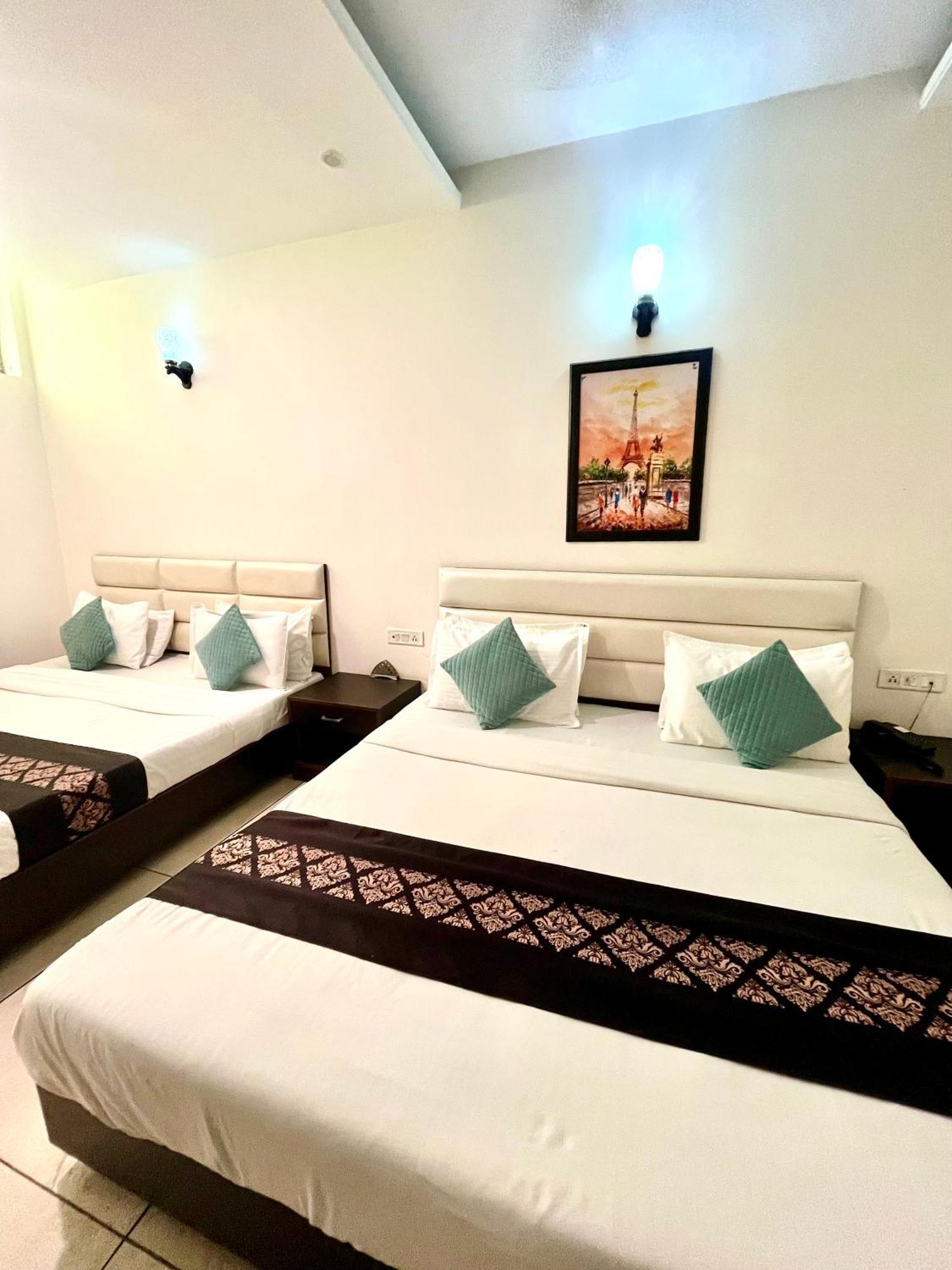Jb Residency Zirakpur !! Top Rated & Most Awarded Property In Zirakpur酒店 外观 照片